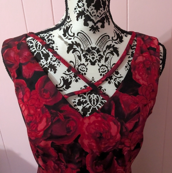 red rose dress - Picture 2 of 6